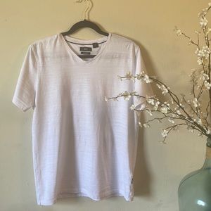 HUGO BOSS  REGULAR FIT V-NECK T-SHIRT